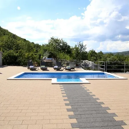 Ctse204/1 - House With Shared Swimming Pool Villa Zezevica